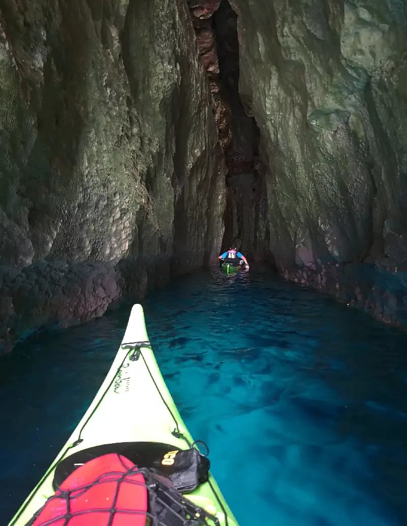 Ruta de las Cuevas Cala en Porter